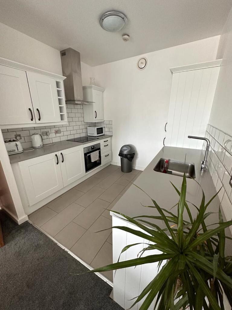 Recently Refurbished Apt Central Mk Free Parking Milton Keynes Eksteriør bilde